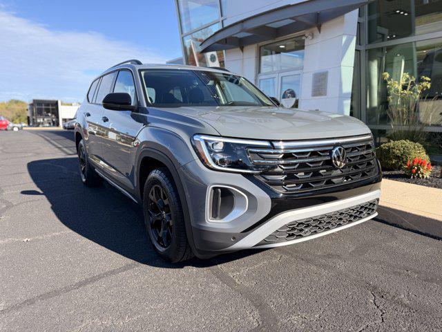 used 2025 Volkswagen Atlas car, priced at $41,500