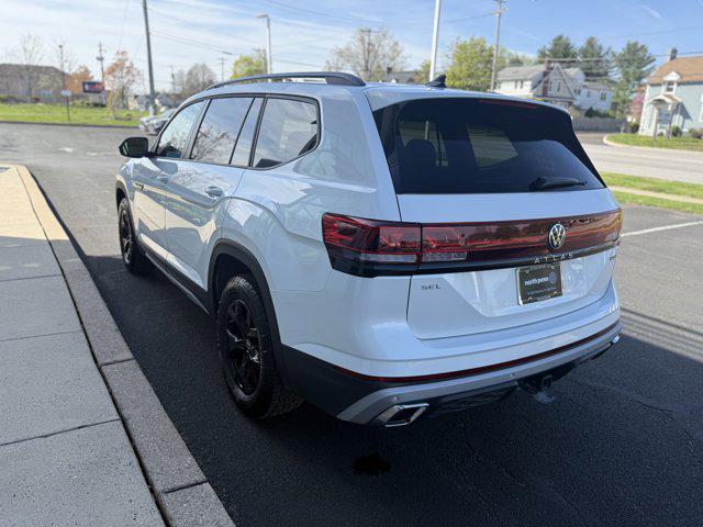 new 2025 Volkswagen Atlas car, priced at $49,076