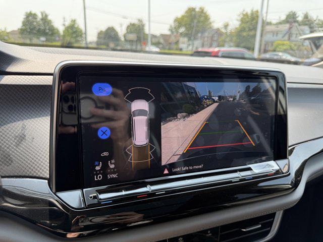 new 2025 Volkswagen Atlas car, priced at $43,154
