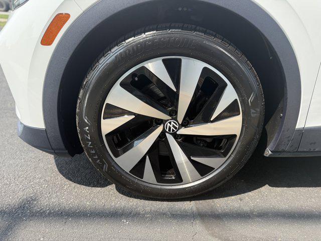used 2021 Volkswagen ID.4 car, priced at $24,490