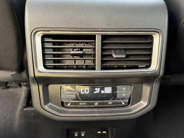 new 2025 Volkswagen Atlas car, priced at $52,214