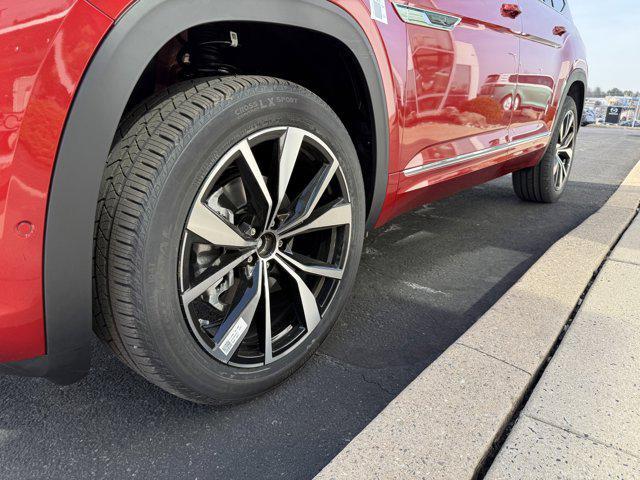 new 2025 Volkswagen Atlas car, priced at $52,214