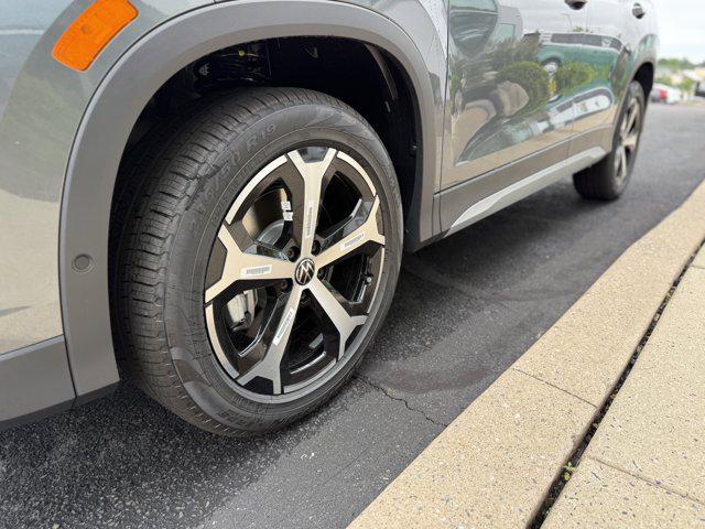 new 2025 Volkswagen Tiguan car, priced at $33,927