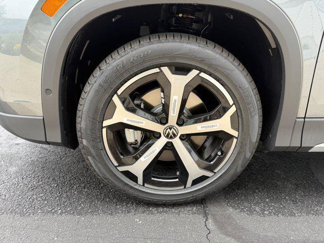 new 2025 Volkswagen Tiguan car, priced at $33,927