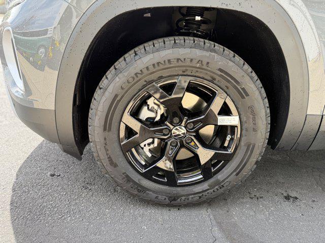 new 2025 Volkswagen Atlas car, priced at $49,531