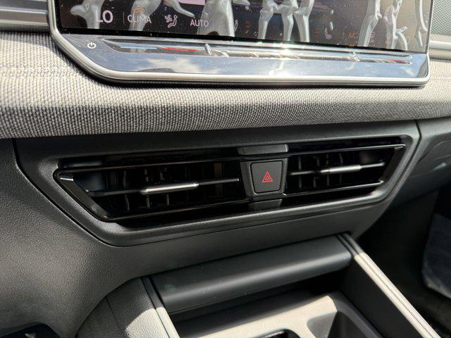 new 2025 Volkswagen Tiguan car, priced at $31,217