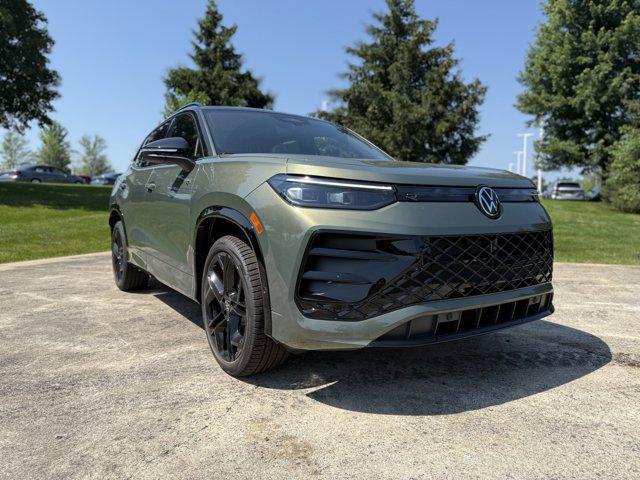 new 2025 Volkswagen Tiguan car, priced at $40,104