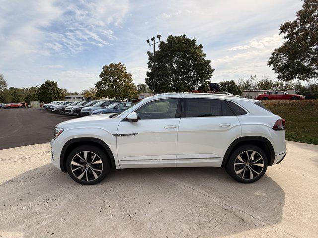 new 2026 Volkswagen Atlas Cross Sport car, priced at $53,326
