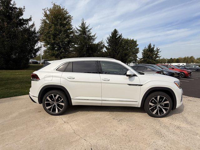 new 2026 Volkswagen Atlas Cross Sport car, priced at $53,326