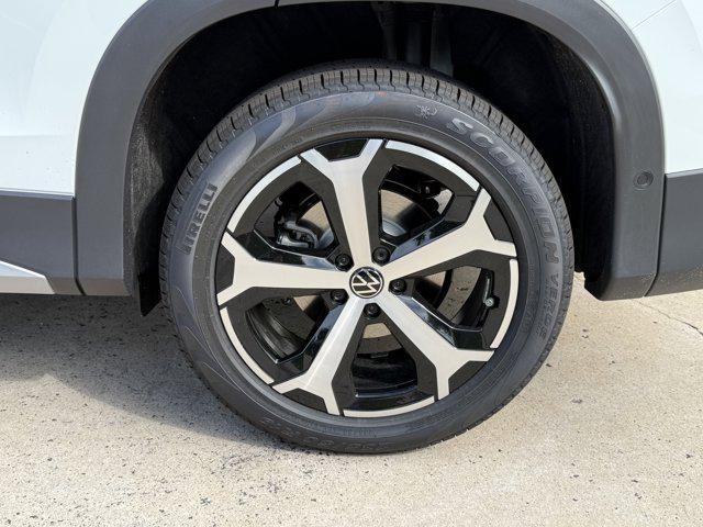 new 2025 Volkswagen Tiguan car, priced at $34,238