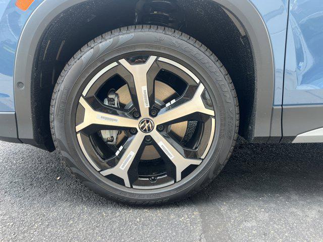 new 2025 Volkswagen Tiguan car, priced at $35,721