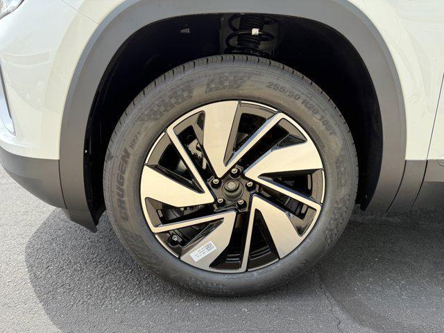 new 2025 Volkswagen Atlas car, priced at $46,520