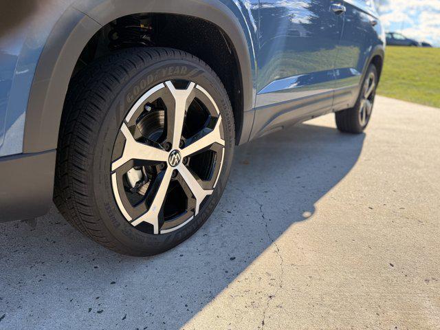 new 2026 Volkswagen Taos car, priced at $38,381