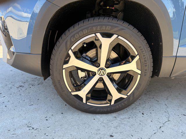 new 2026 Volkswagen Taos car, priced at $38,381