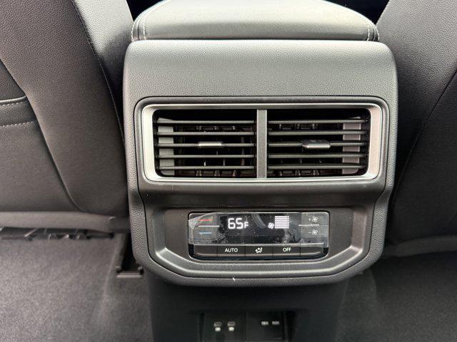 new 2025 Volkswagen Atlas car, priced at $45,064