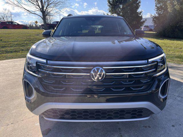 new 2025 Volkswagen Atlas car, priced at $45,633