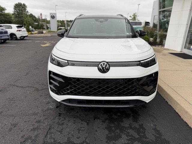 new 2025 Volkswagen Tiguan car, priced at $40,226