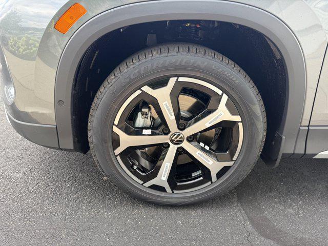 new 2025 Volkswagen Tiguan car, priced at $34,137