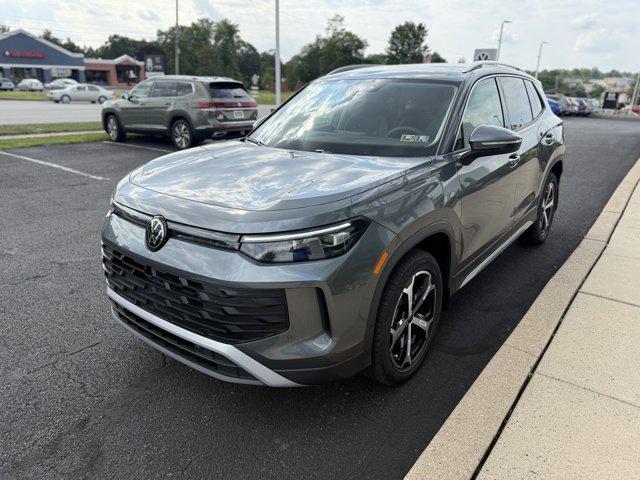 new 2025 Volkswagen Tiguan car, priced at $34,137