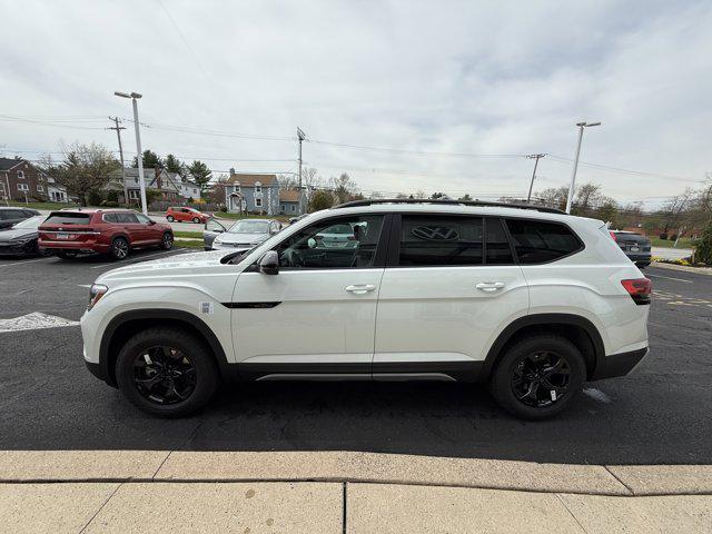 new 2025 Volkswagen Atlas car, priced at $45,049