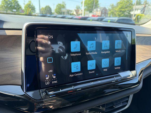 new 2025 Volkswagen Atlas car, priced at $42,960