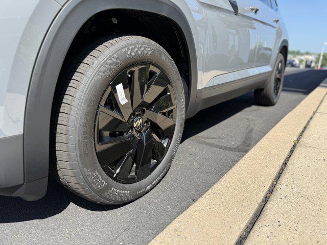 new 2025 Volkswagen Atlas car, priced at $42,960