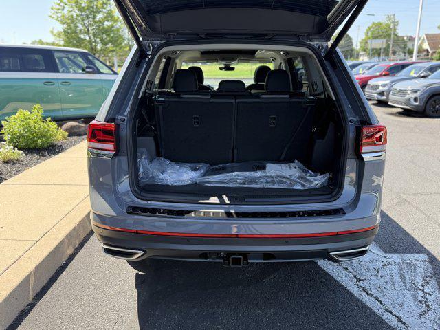 new 2025 Volkswagen Atlas car, priced at $42,960