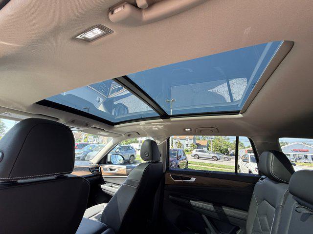 new 2025 Volkswagen Atlas car, priced at $42,960