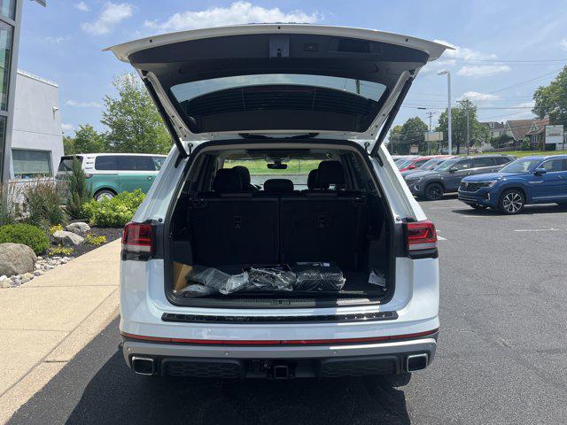 new 2025 Volkswagen Atlas car, priced at $49,529