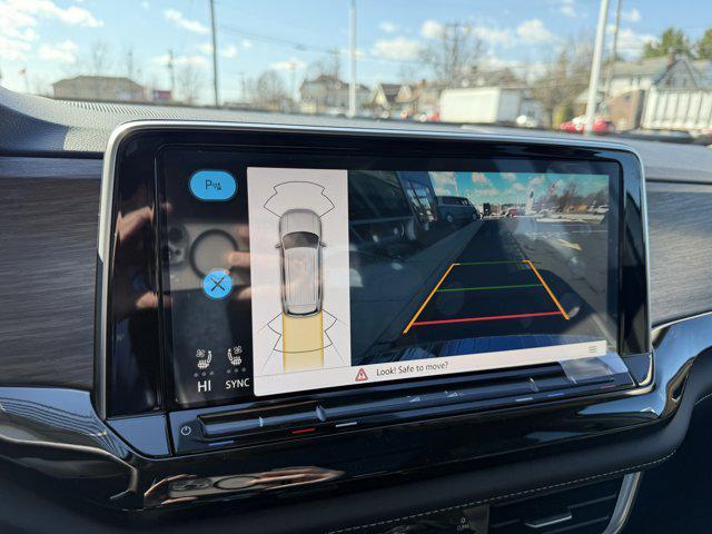 new 2025 Volkswagen Atlas car, priced at $47,315