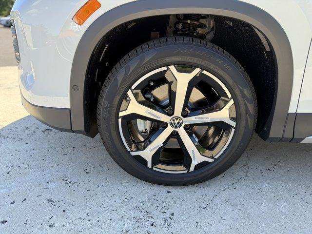 new 2025 Volkswagen Tiguan car, priced at $34,228