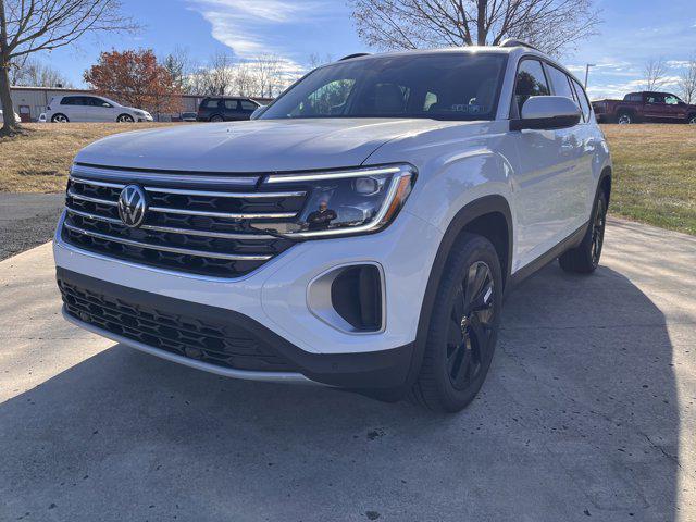 new 2025 Volkswagen Atlas car, priced at $48,817