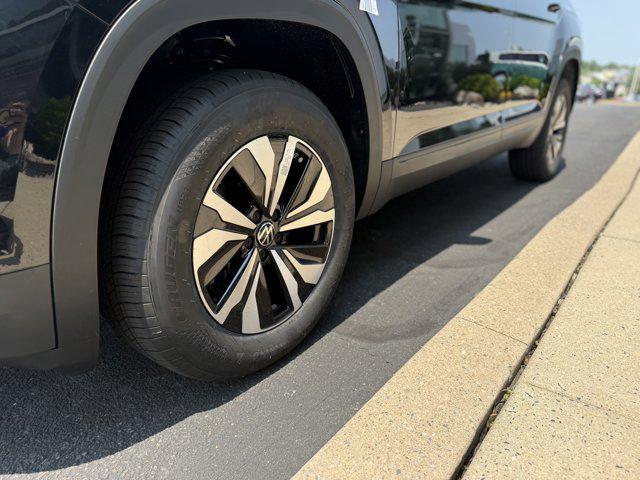 new 2025 Volkswagen Atlas car, priced at $39,961