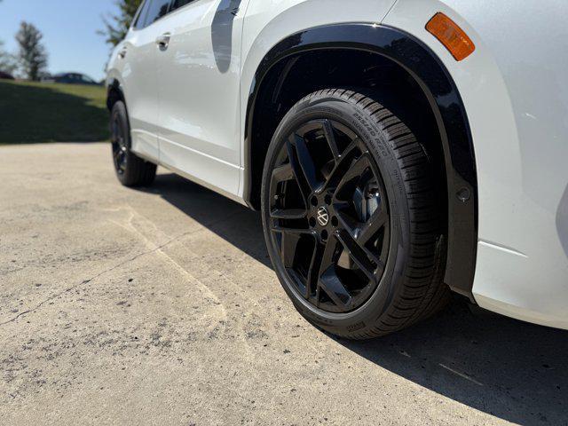 new 2025 Volkswagen Tiguan car, priced at $37,874