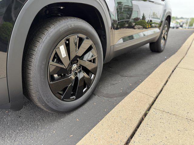 new 2025 Volkswagen Atlas car, priced at $43,443