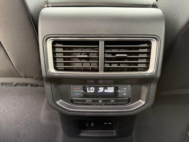 new 2025 Volkswagen Atlas car, priced at $43,443