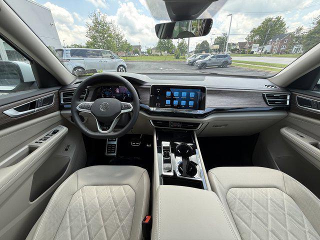 new 2025 Volkswagen Atlas car, priced at $53,666