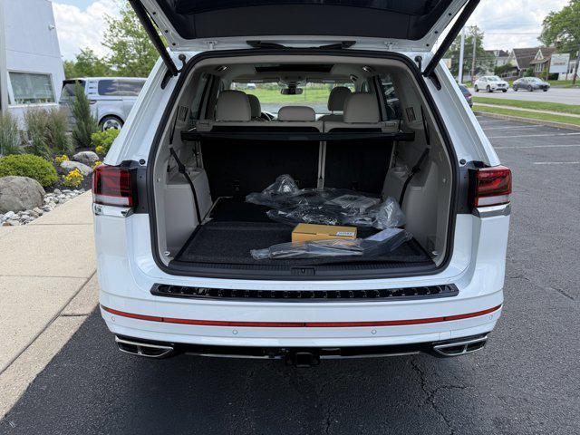 new 2025 Volkswagen Atlas car, priced at $53,666