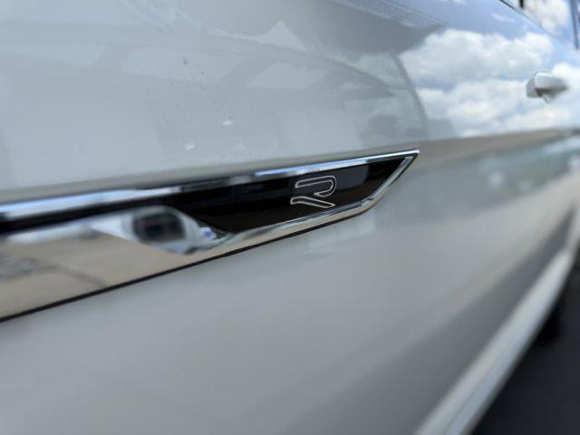 new 2025 Volkswagen Atlas car, priced at $53,666