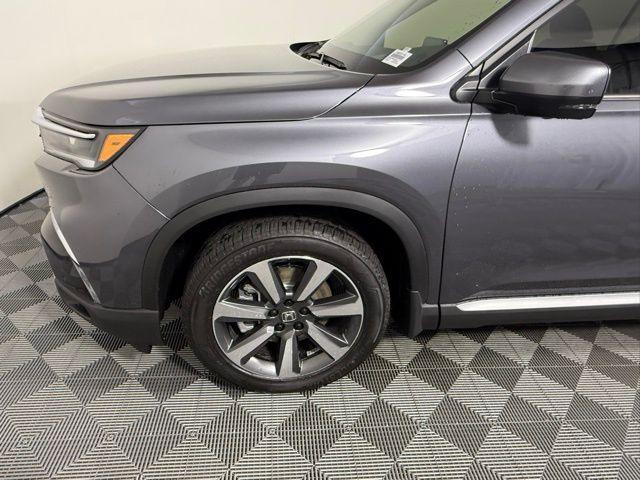 new 2025 Honda Pilot car, priced at $55,520