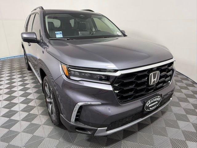 new 2025 Honda Pilot car, priced at $55,520