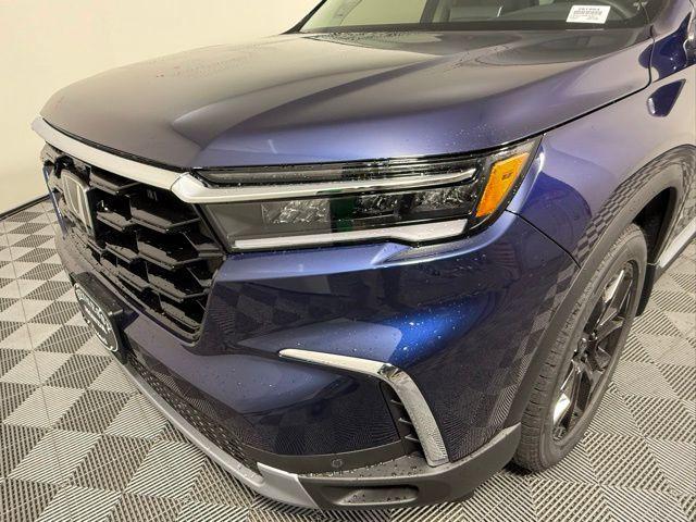 new 2025 Honda Pilot car, priced at $52,950