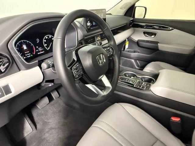 new 2025 Honda Pilot car, priced at $52,950