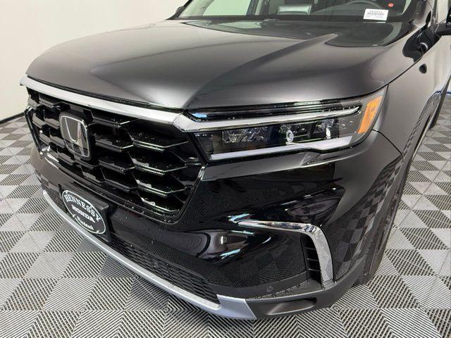 new 2025 Honda Pilot car, priced at $52,995
