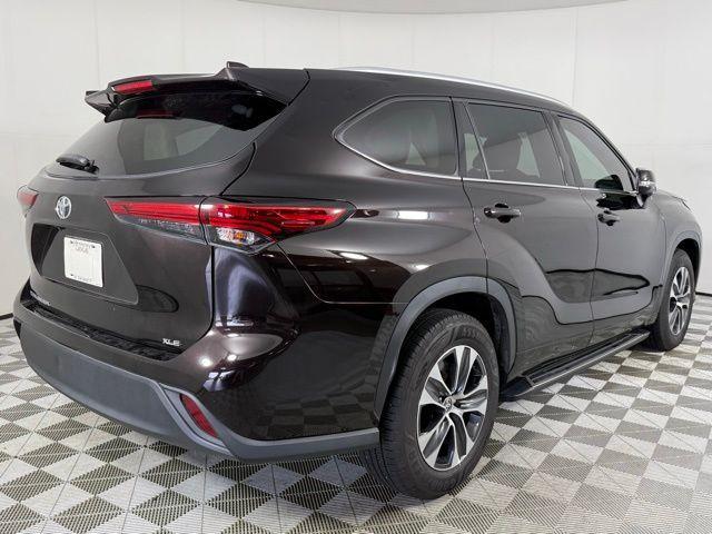 used 2022 Toyota Highlander car, priced at $30,684