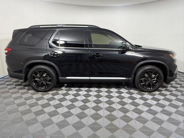 new 2025 Honda Pilot car, priced at $52,995