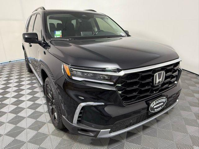 new 2025 Honda Pilot car, priced at $52,995