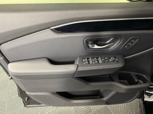 new 2025 Honda Pilot car, priced at $52,995