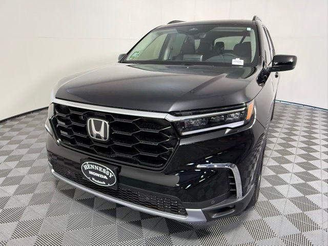 new 2025 Honda Pilot car, priced at $52,995