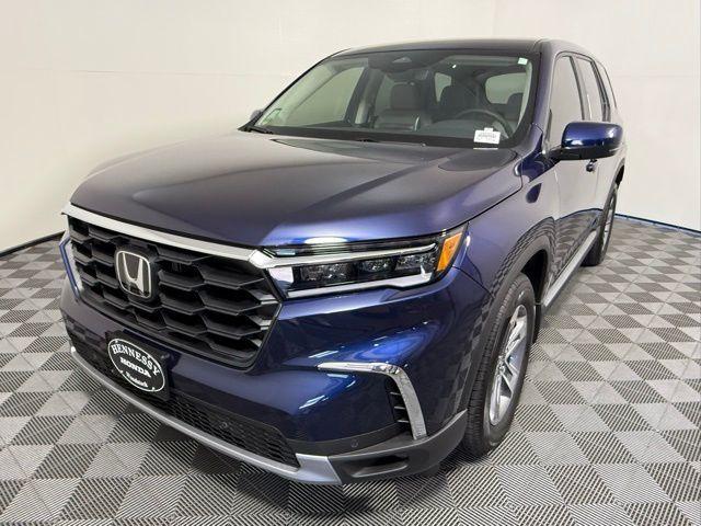 new 2025 Honda Pilot car, priced at $47,095